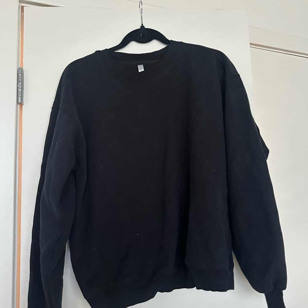 Brand new Fabletics Black Crewneck